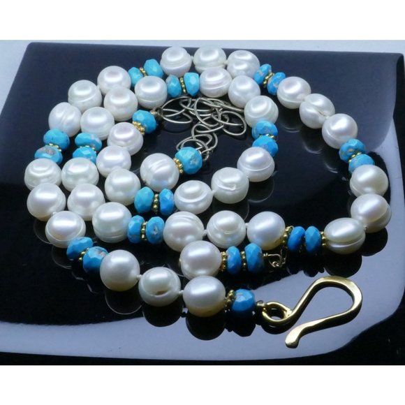Very Classy Necklace With Blue & White Beads & Center Drop - Picture 6 of 13